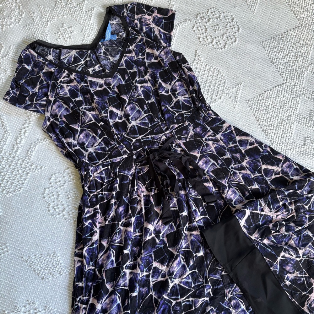 Simply Vera Vera Wang women’s size medium short sleeve tie front midi‎ dress